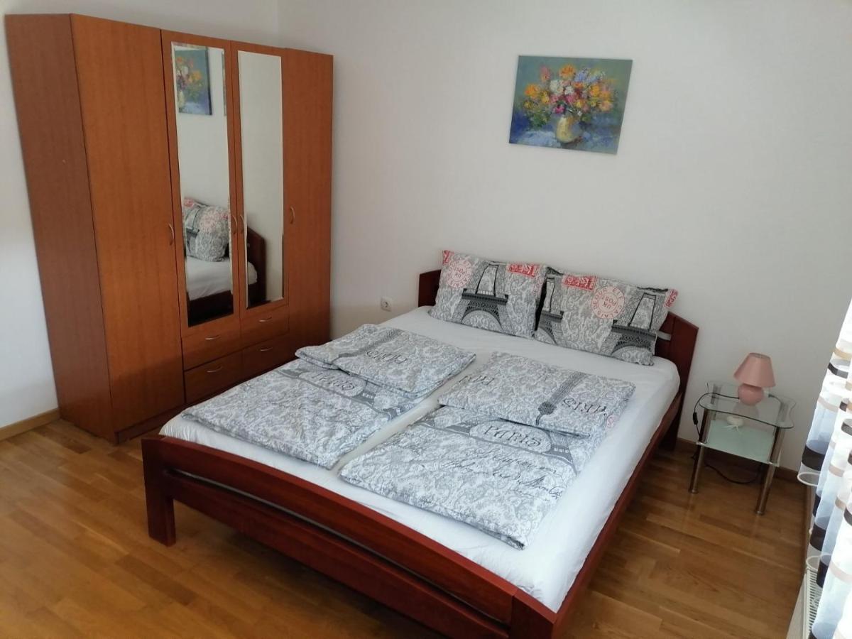 Paris -free Private Parking Apartment Novi Sad
