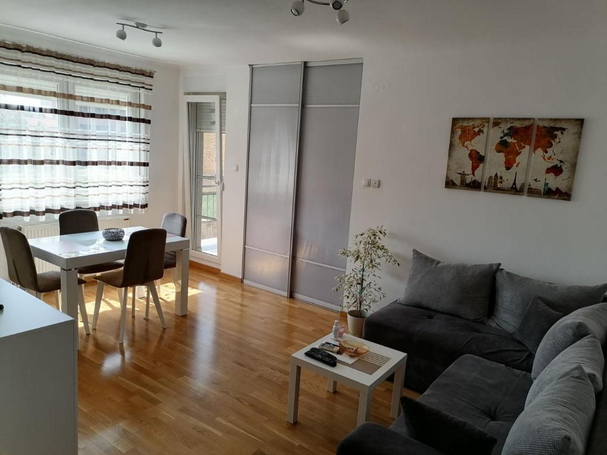 Paris -free Private Parking Apartment Novi Sad