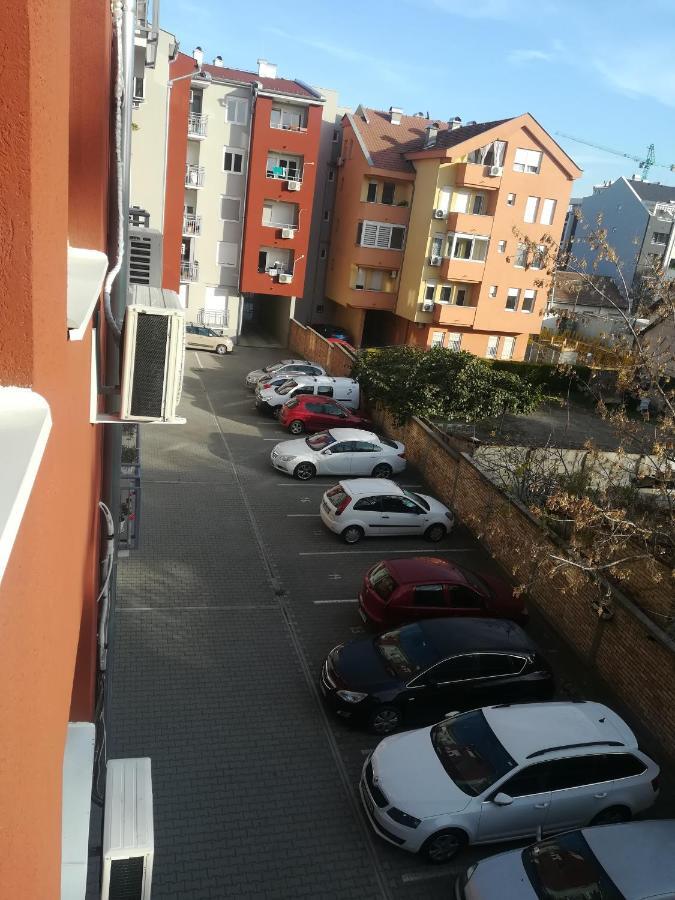 Paris -free Private Parking * Novi Sad